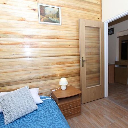 Apartment Oto พูลา ภายนอก รูปภาพ