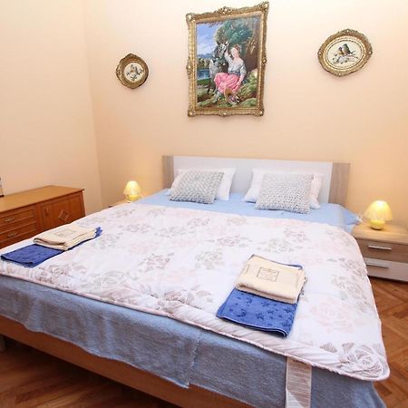 Apartment Oto พูลา ภายนอก รูปภาพ