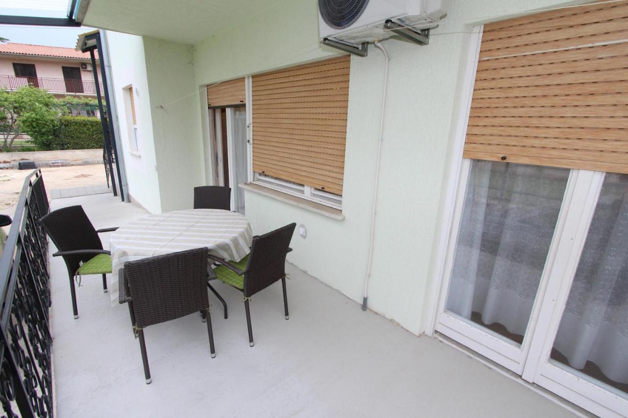 Apartment Oto พูลา ภายนอก รูปภาพ